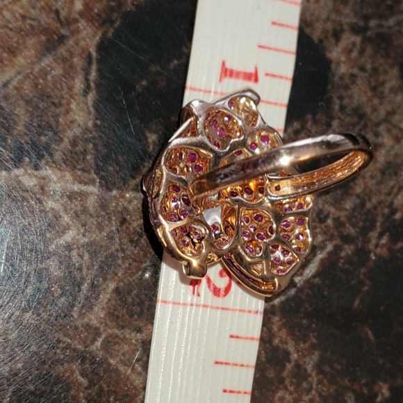 SOLD!! 18kt ROSE GOLD RUBY & DIAMOND RING - Picture 2 of 9